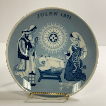 Julen Porsgrund Vintage 1971 A Child Is Born Plate With Original Box