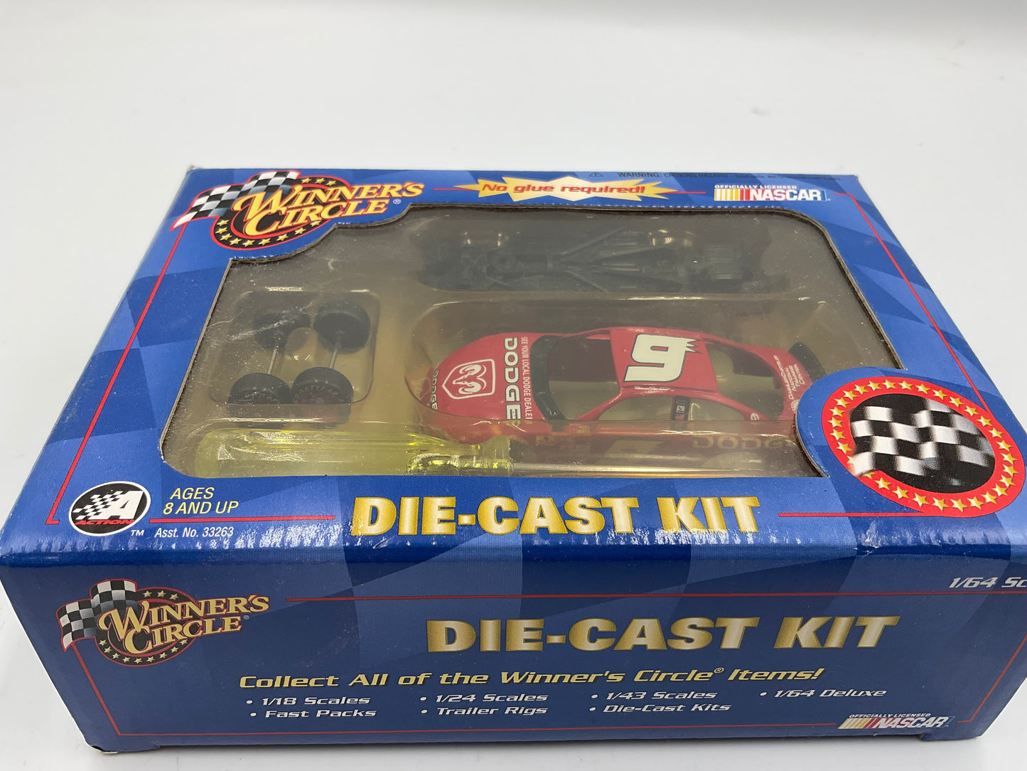 NASCAR Winner’s Circle Die-Cast Kit #9 Kasey Kahne Replicia