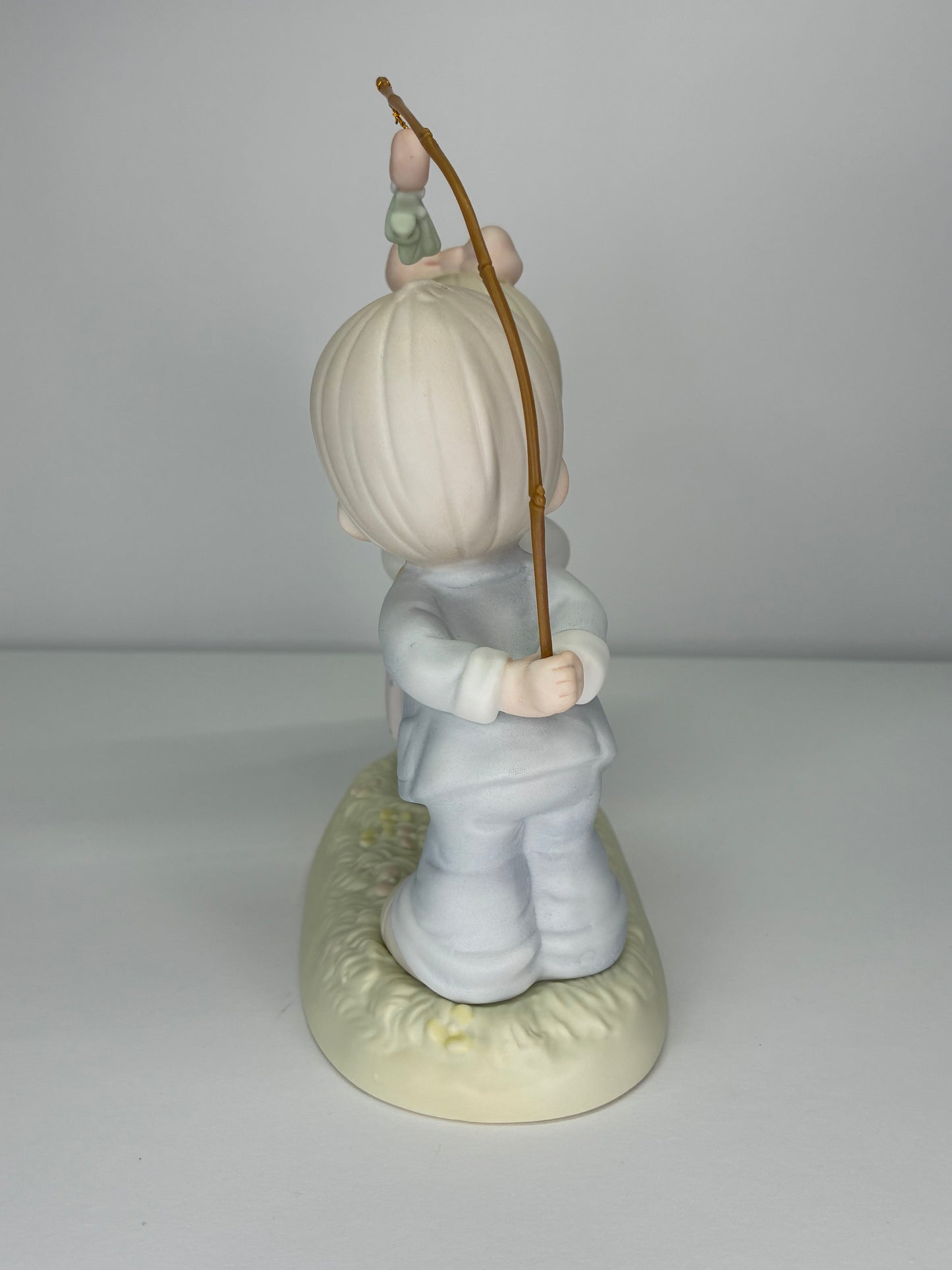 Precious Moments Vintage 1990 Blessings From Above Hand Painted Porcelain Collectible Figurine Original Box