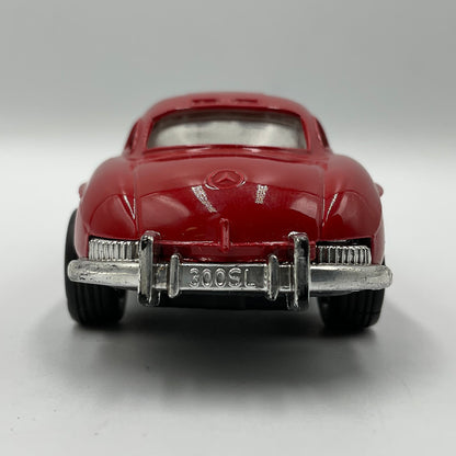 1950's 1/40 Scale Model Red Kinsmart Mercedes-Benz 300SL Die-Cast Scale Model Replica Car