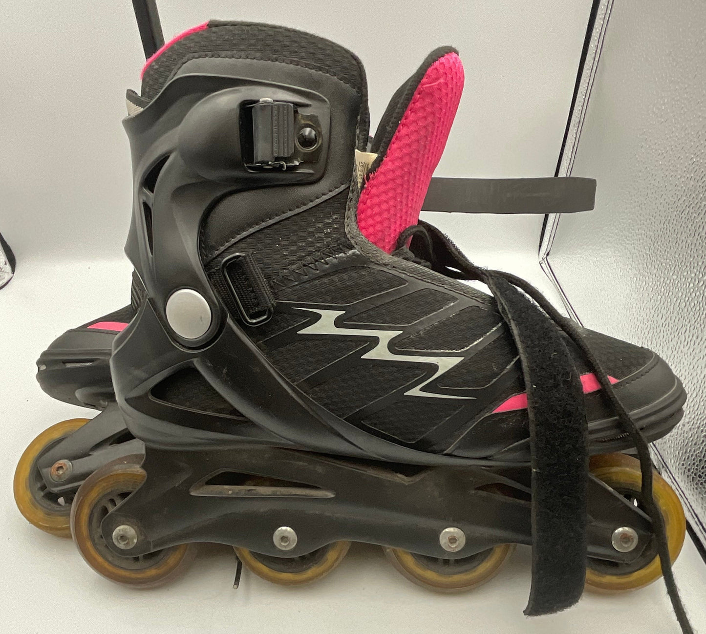 Advantage Pro Bladerunner Roller Blades Pink Black Womens Size 12