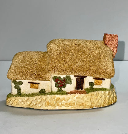 Vintage David Winter Rose Cottage Figurine 1980 - Hand Painted Great Britain