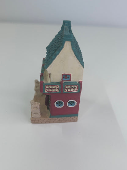 Baileys Vintage 2000 Limited Edition Shanghai China Chinese Tea Cafe Figurine