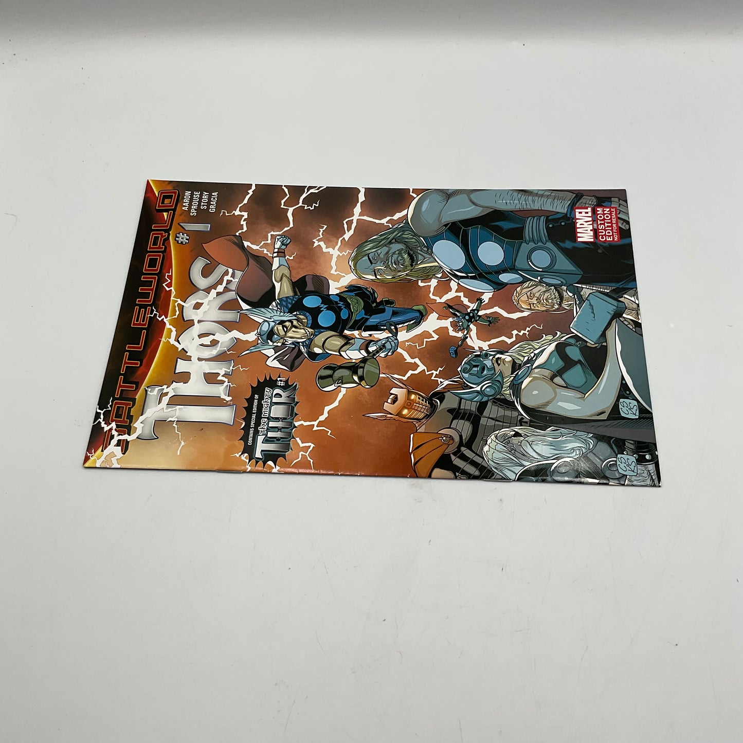 Thor  Battleworld number 1  Marvel custom edition 2015 comic book
