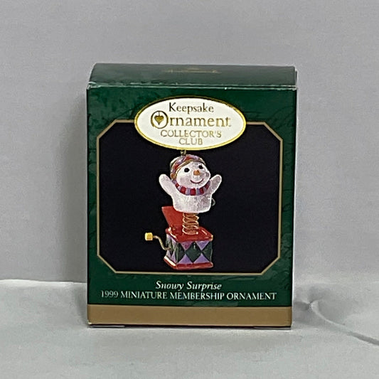 1999 Hallmark Keepsake Collectors Club Ornament "Snowy Surprise" w/Box