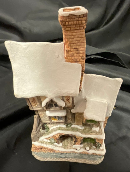 John Hine Studios Presents David Winter Cottages Old Joe's Beetling Shop Vintage 1993 New in Original Box