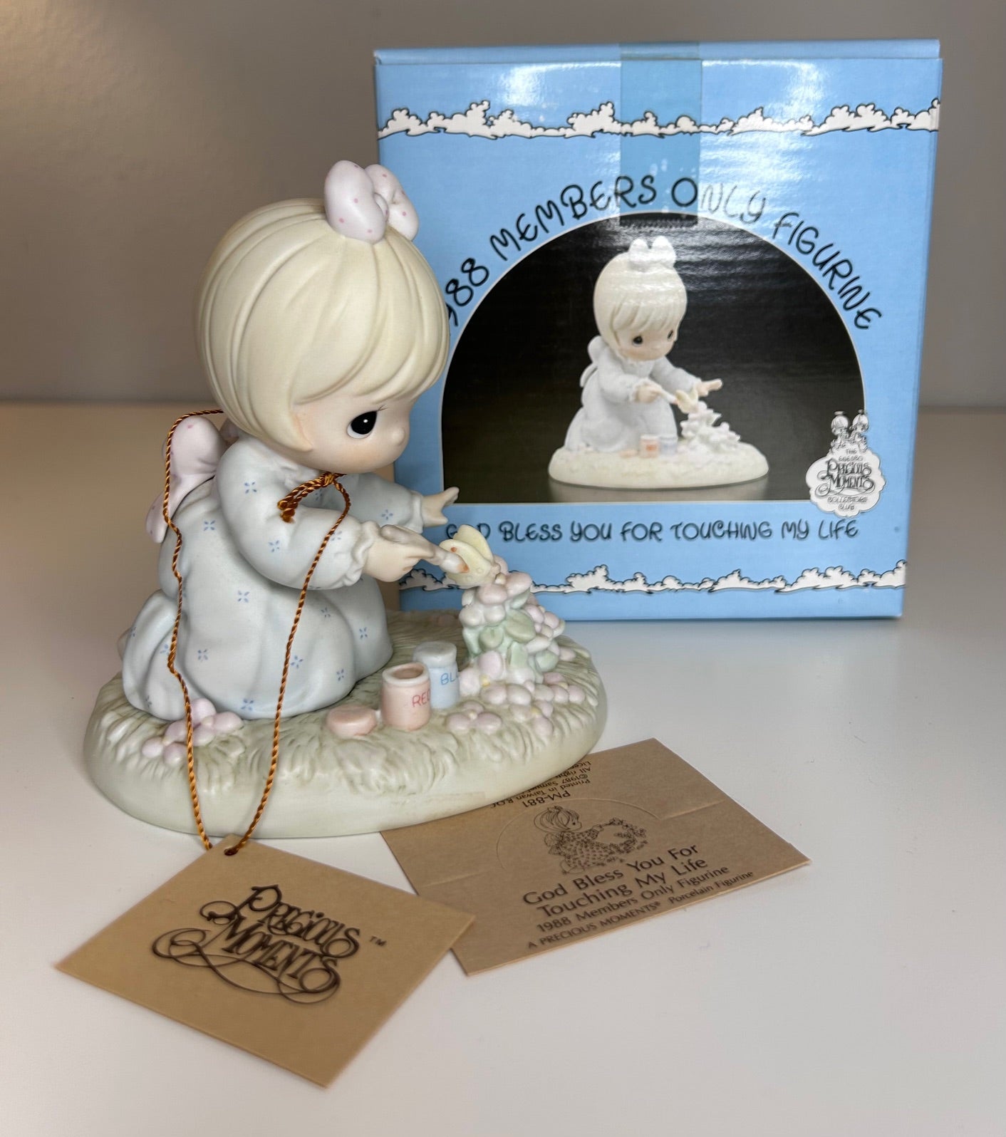 Precious Moments Vintage 1988 Members Only Figurine God Bless You For Touching My Life Original Box