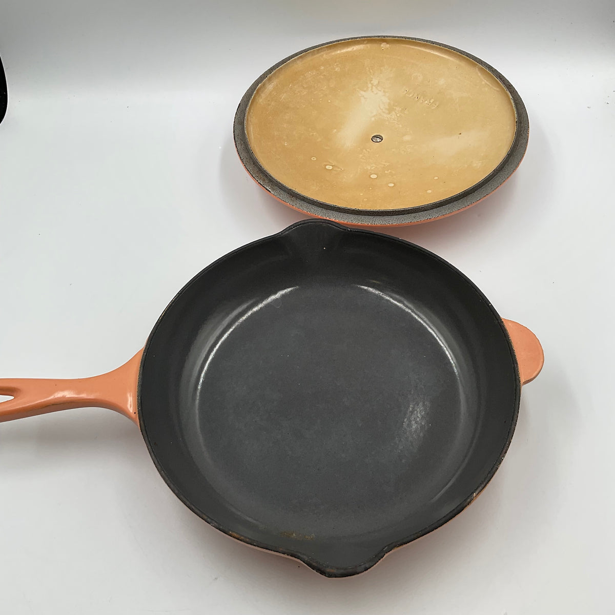Le Creuset 23 Enameled Cast Iron Frying Pan Lidded 9" Orange