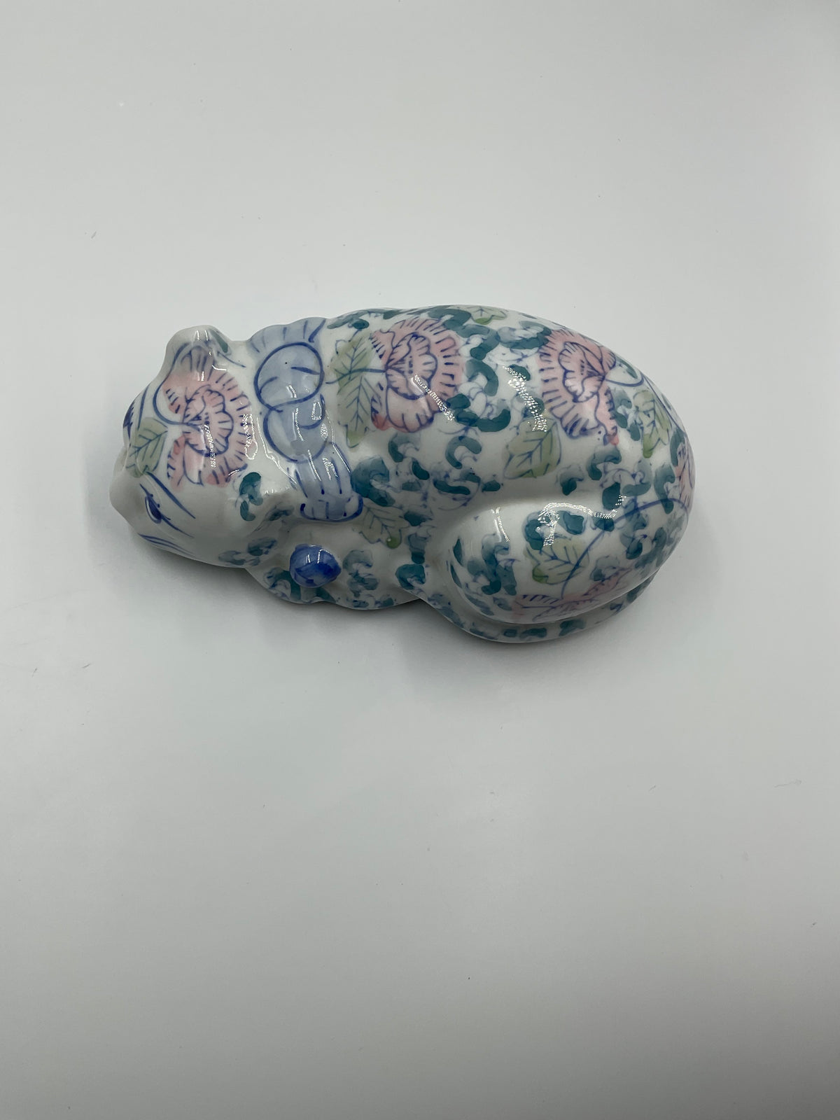 Vintage porcelain cat figurine
