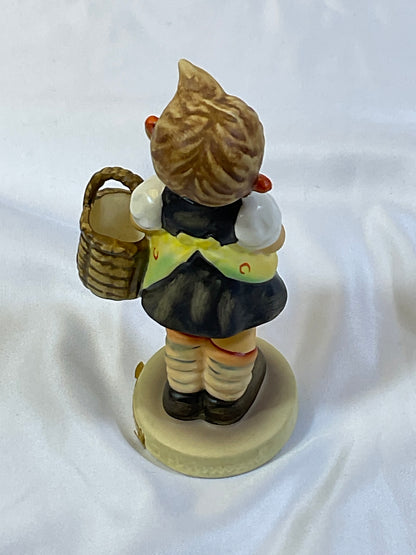 Goebel Hummel "Sister" Figurine Vintage 1962 #98/2/0 Girl with Basket and Flowers Porcelain Figurine