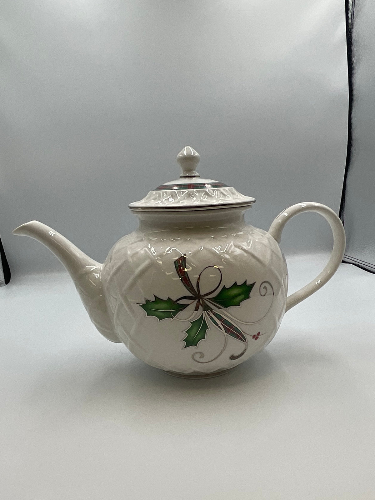 Lenox Teapot Holiday Nouveau Platinum Carved Quilted Holly