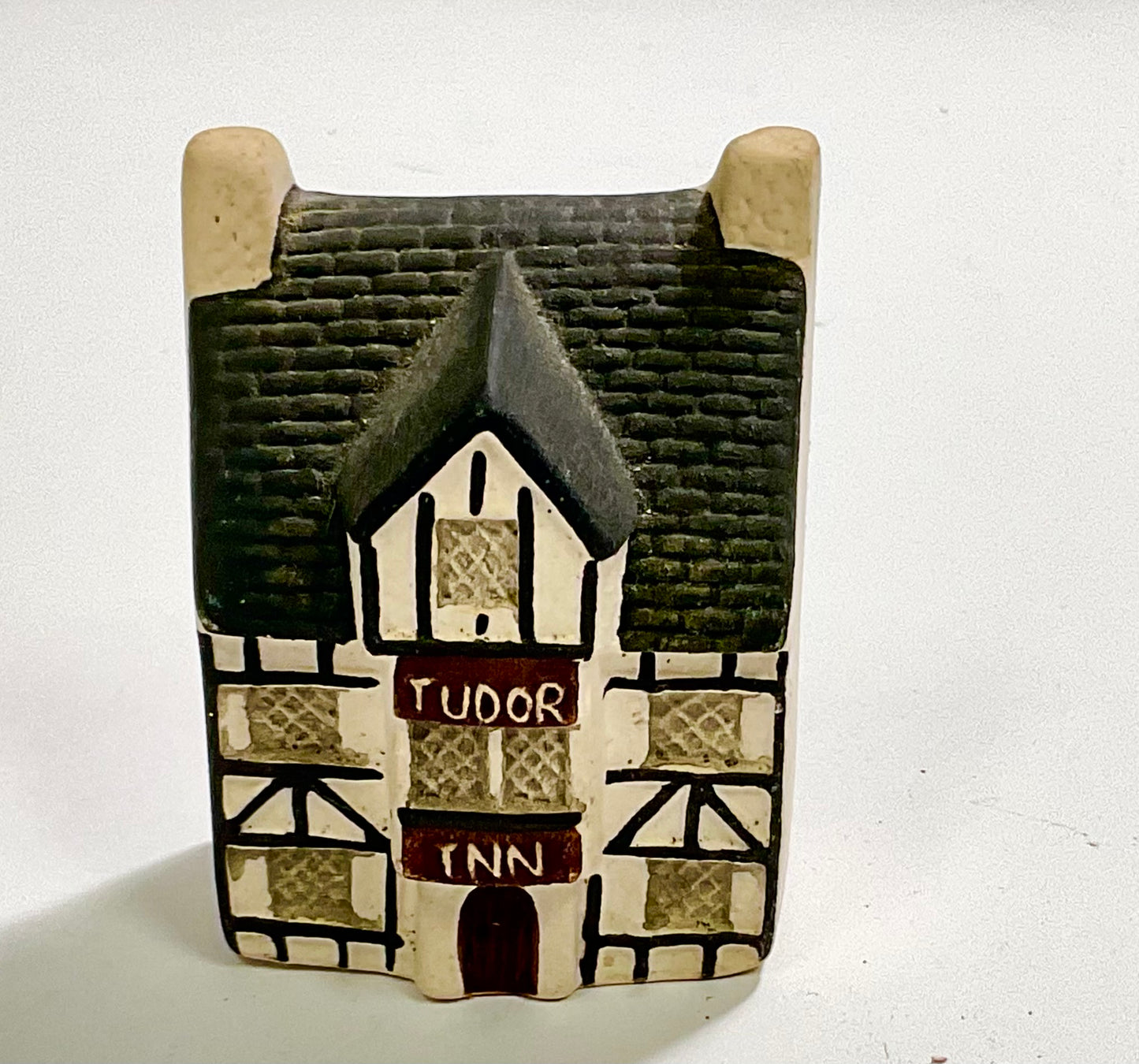 Philip Laureston Tudor Inn 700 Series