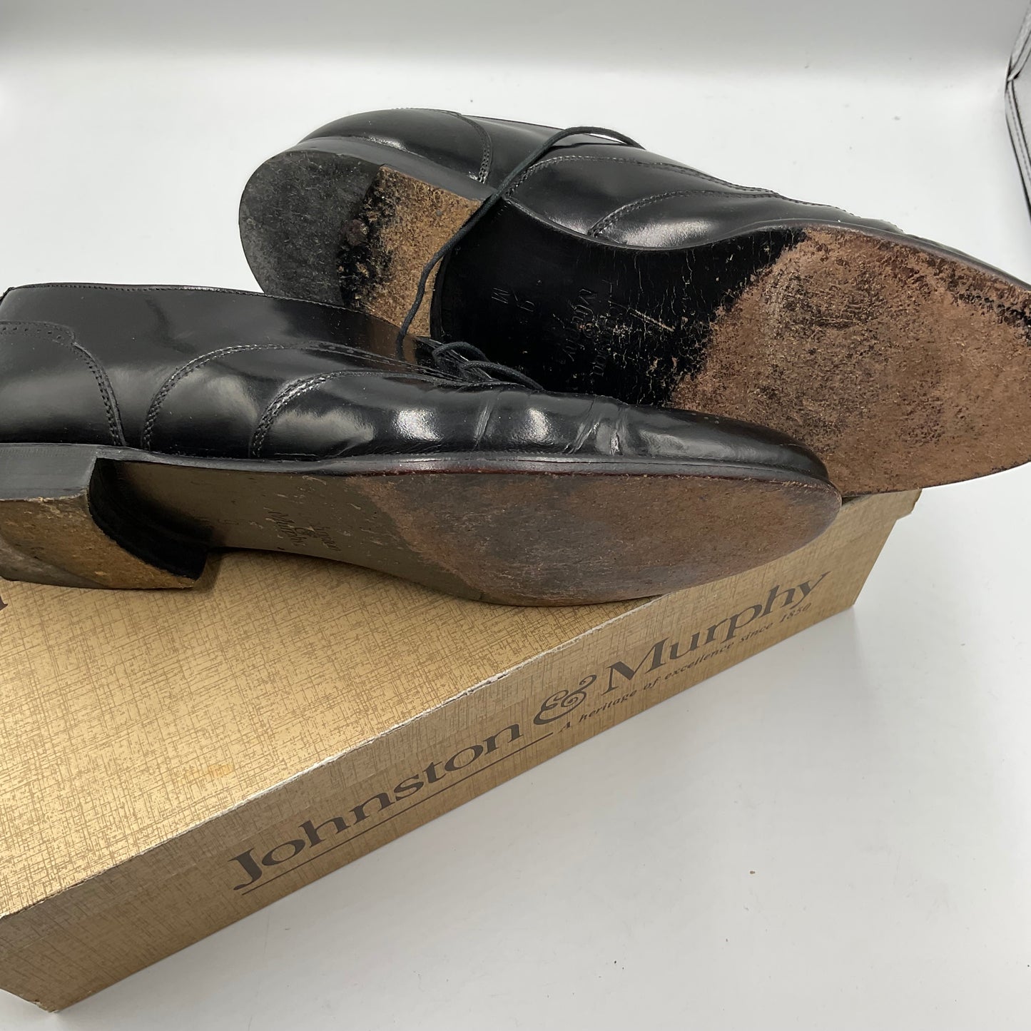Johnston & Murphy Black Leather Wingtip Size 9M Dress Shoes
