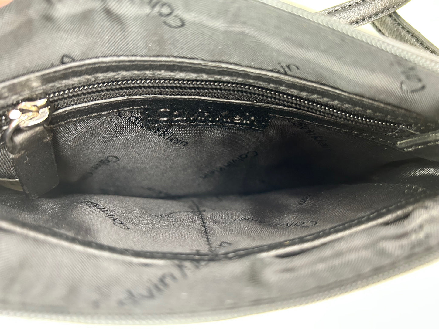 Calvin Klein Saffiano Pebbled Leather Black Cross Body Messenger Bag Silvertone Accents