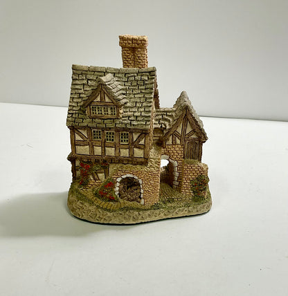 David Winter Bakehouse Collectible Miniature Cottage