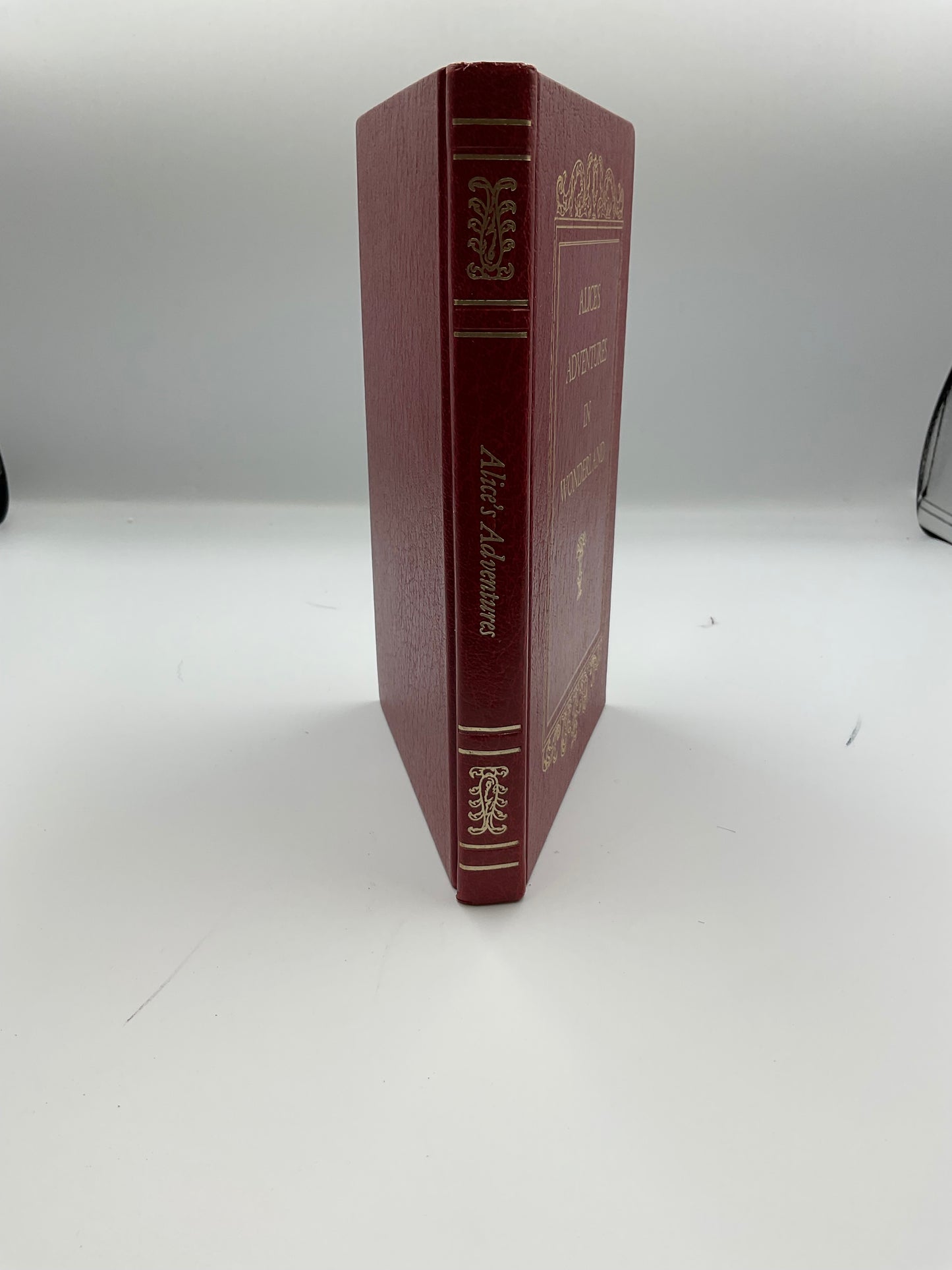 Alice’s Adventures in Wonderland, Lewis Carroll Avenal Books HC John Tenniel