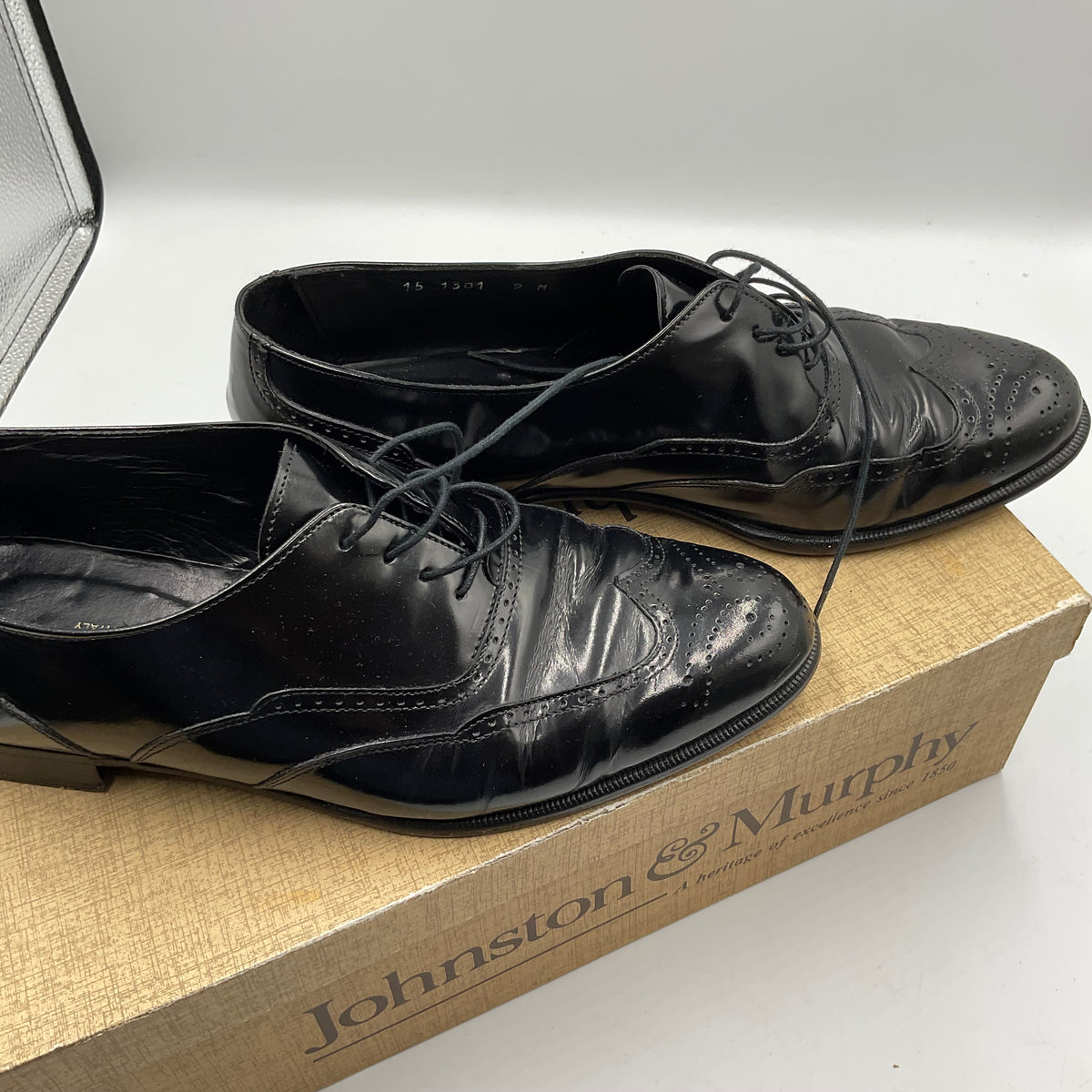 Johnston & Murphy Black Leather Wingtip Size 9M Dress Shoes