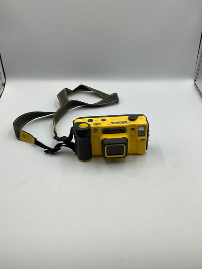 Vintage Minolta Weathermatic Dual 35mm Camera Untested
