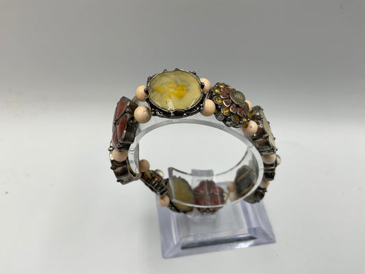 Vintage Stretch Bracelet With Flowers and Four Leaf Clovers