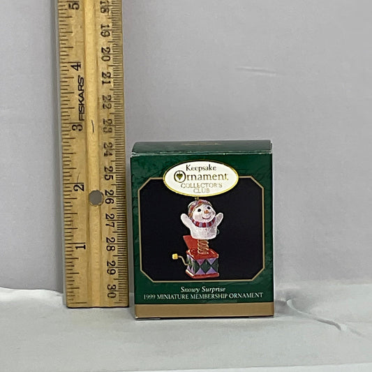 1999 Hallmark Keepsake Collectors Club Ornament "Snowy Surprise" w/Box