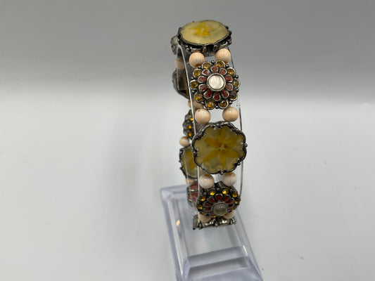 Vintage Stretch Bracelet With Flowers and Four Leaf Clovers