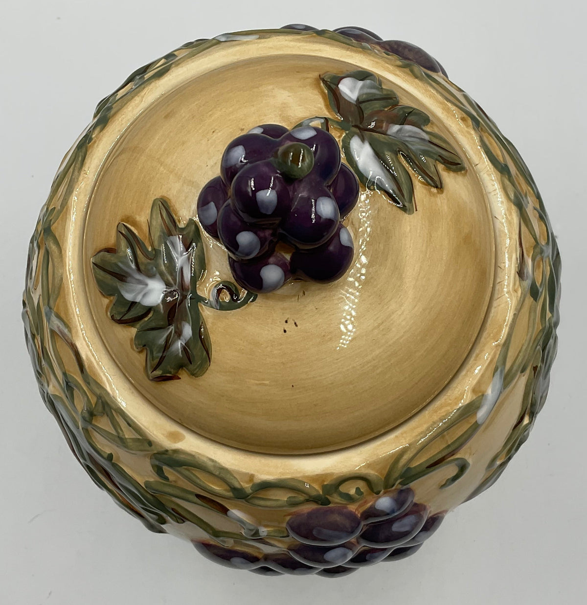 Noble Excellence Meritage Medium Grape Vine Ceramic Canister Jar w/ Lid
