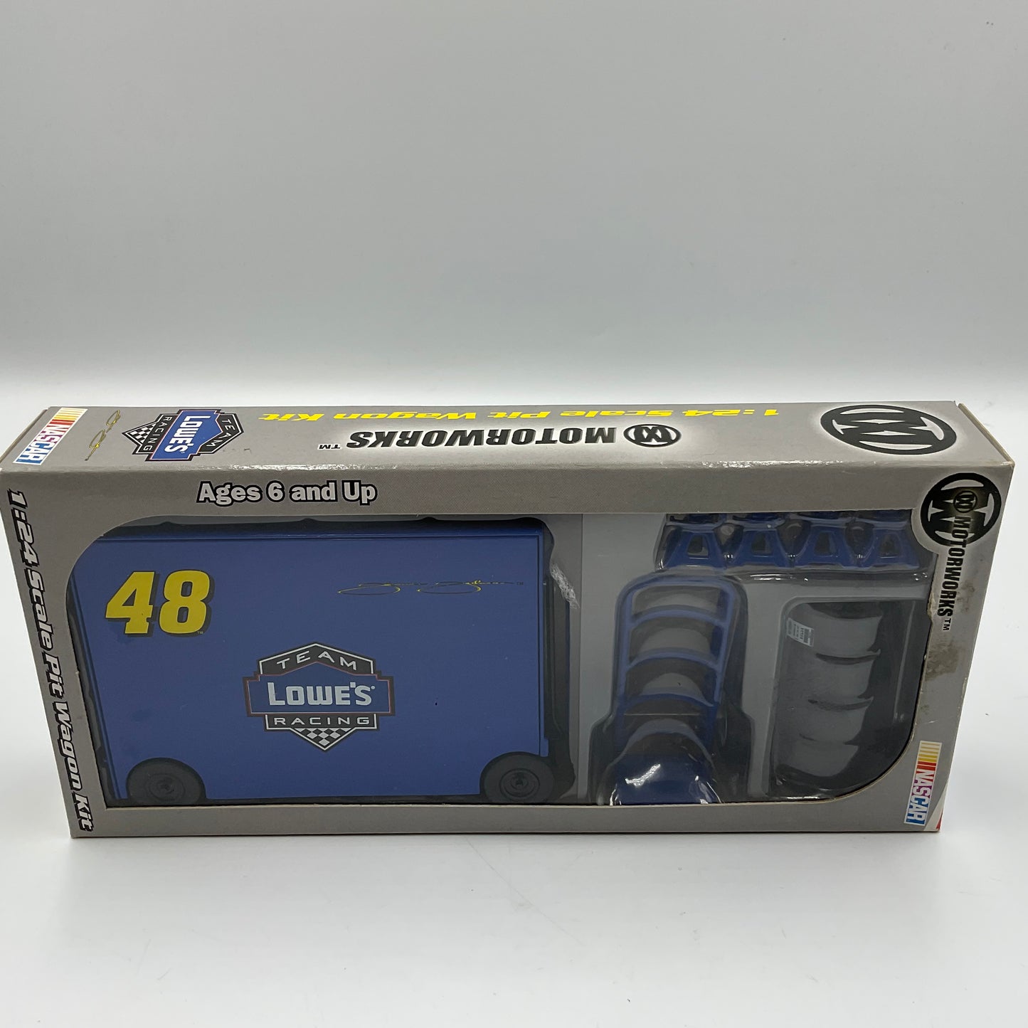 NASCAR Motorworks 1:24 Scale Pit Wagon #48 Jimmie Johnson Unopened