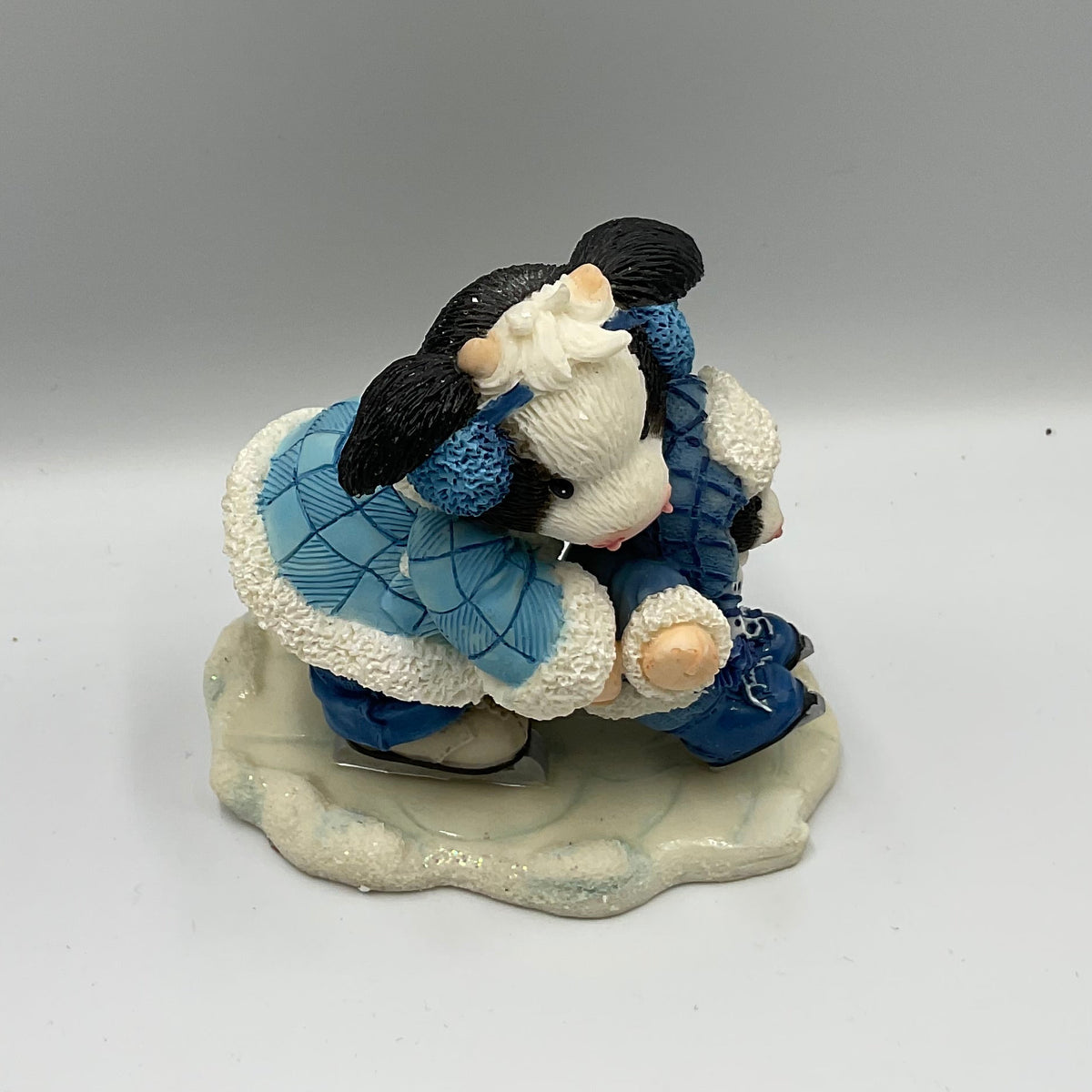 Enesco Mary's Moo Moos Everyone Needs a Hoof To Hold Onto 101077 Ice Skating