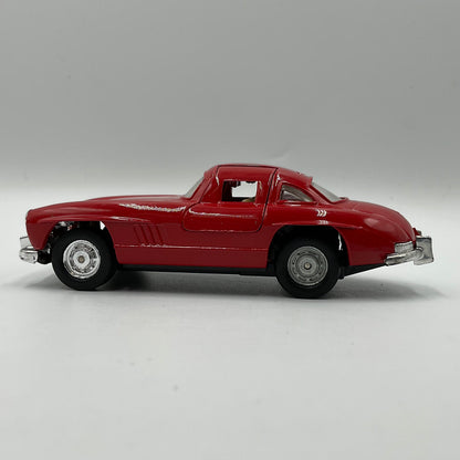 1950's 1/40 Scale Model Red Kinsmart Mercedes-Benz 300SL Die-Cast Scale Model Replica Car