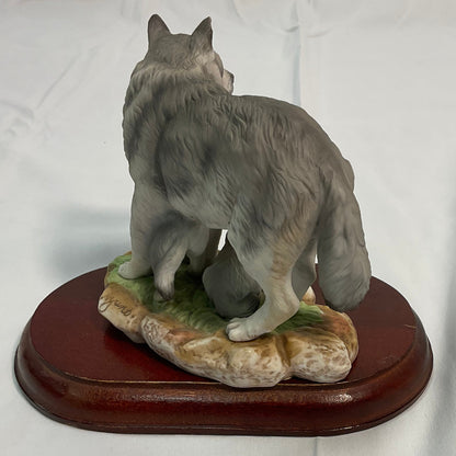 Grey Wolves Vintage 1995 Masterpiece Porcelain Homco Endangered Species Series