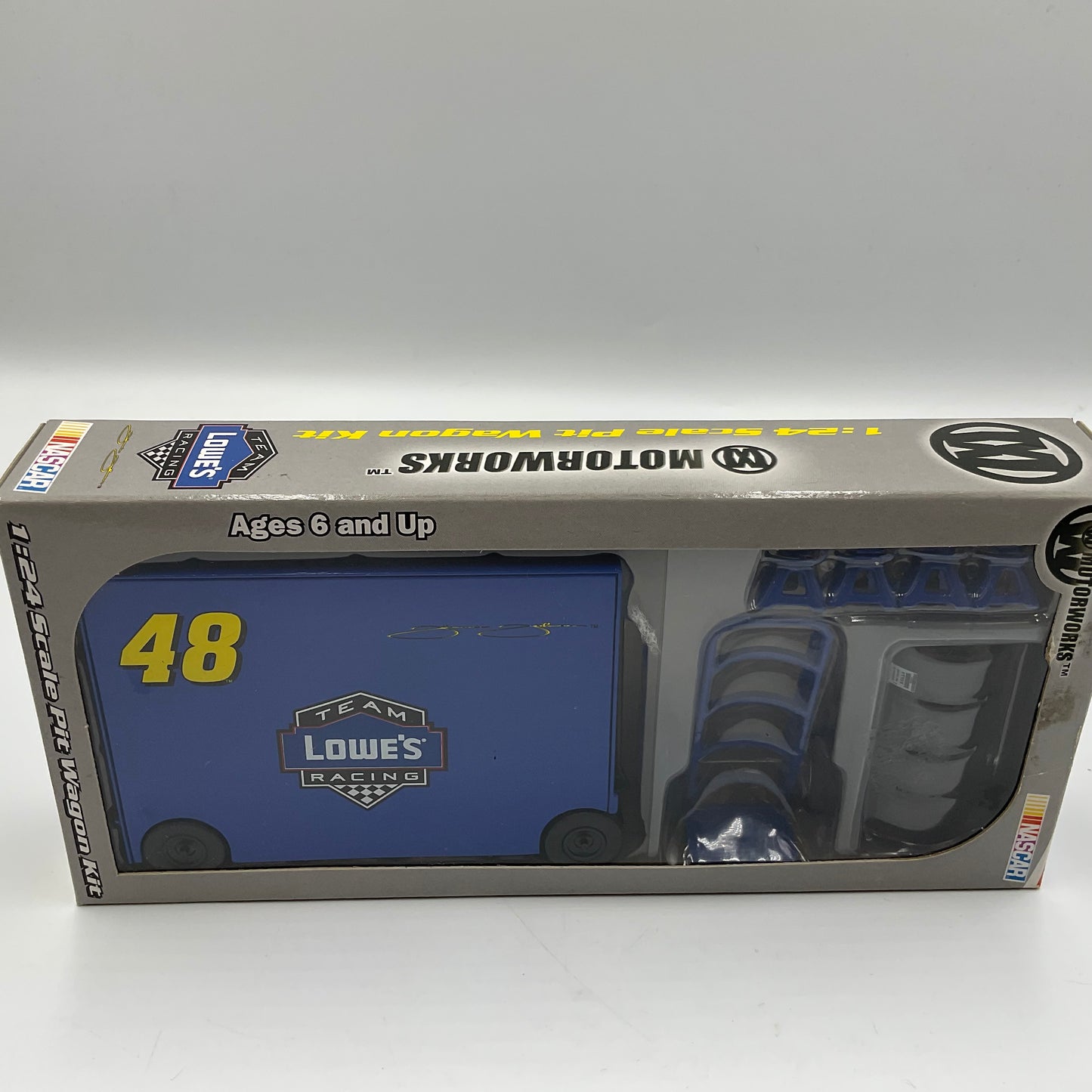NASCAR Motorworks 1:24 Scale Pit Wagon #48 Jimmie Johnson Unopened