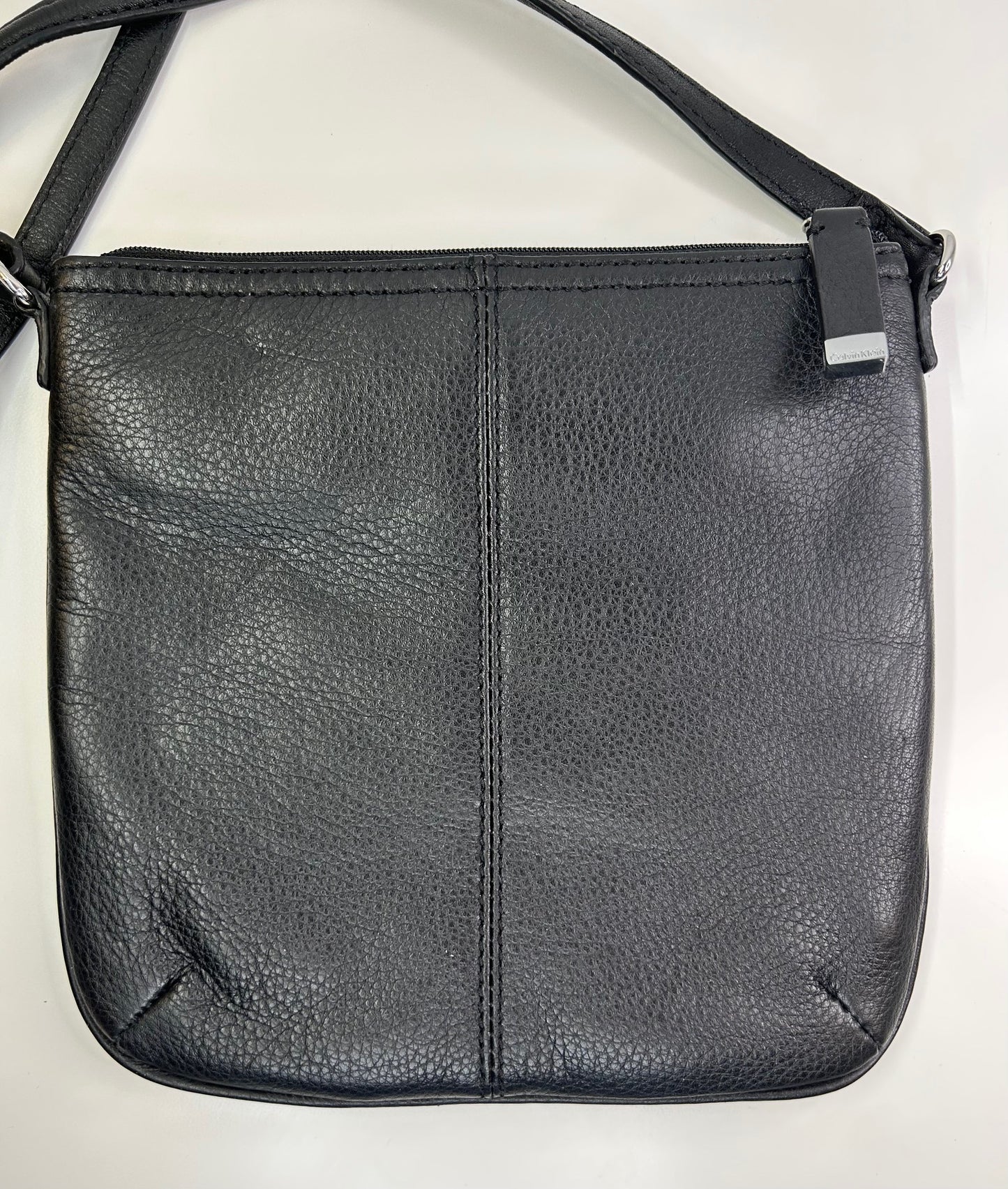 Calvin Klein Saffiano Pebbled Leather Black Cross Body Messenger Bag Silvertone Accents