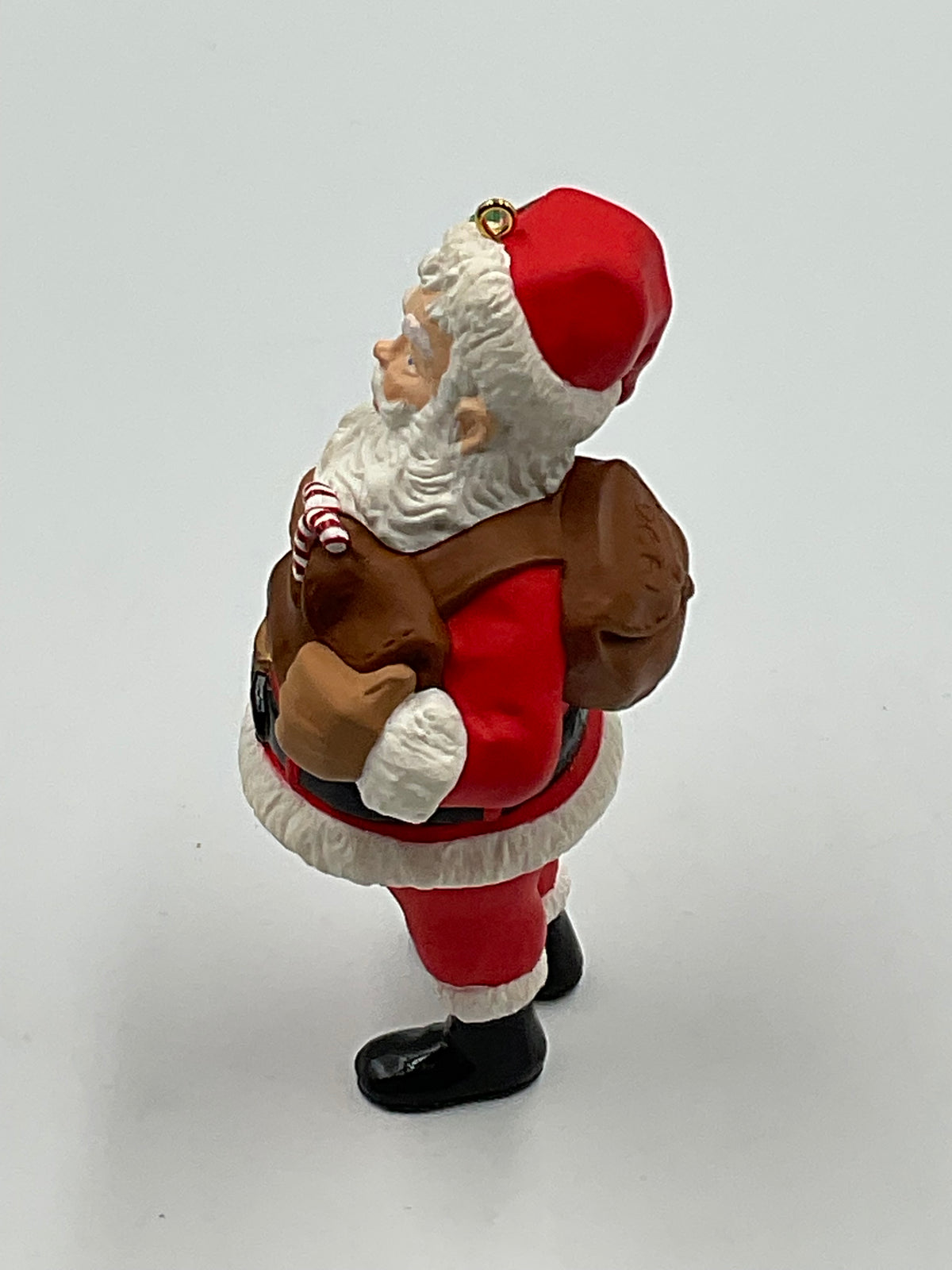 1996 Hallmark Ornament Collector’s Club Membership Ornament Santa Claus Figurine