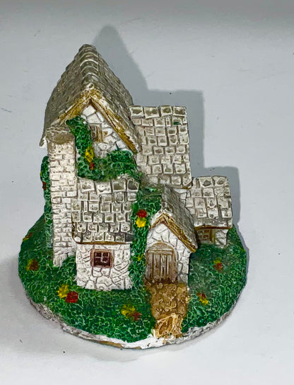 David Winter Cottage Secret Shebeen from the Irish Collection&nbsp;