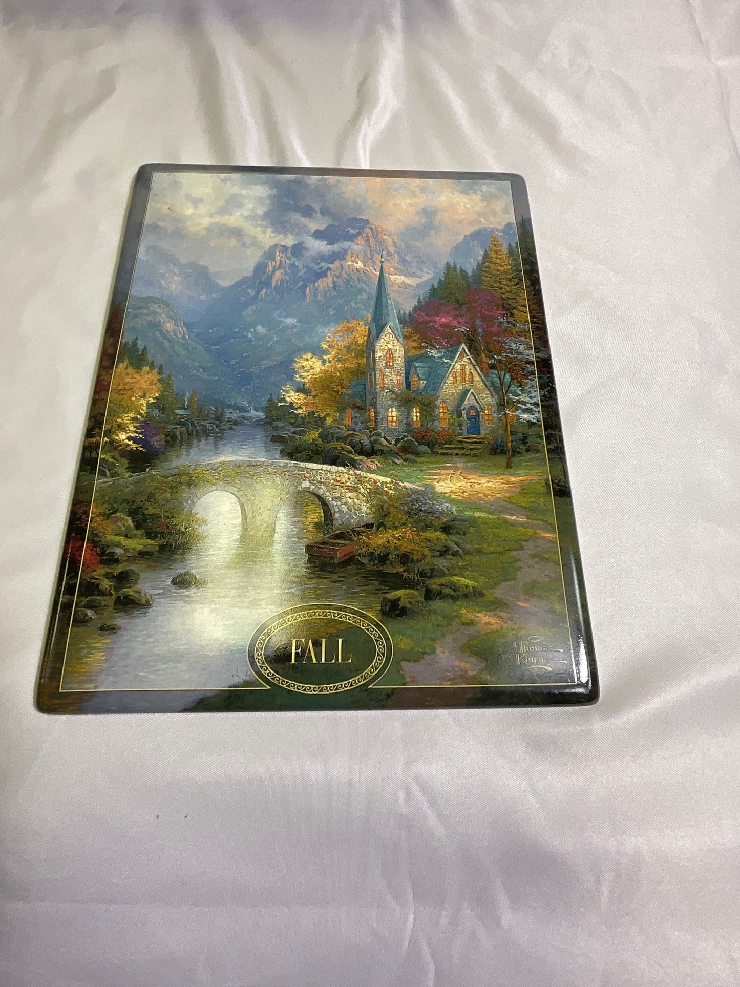 Thomas Kinkade Timeless Memories Seasons Clock with 5-Seasonal Kinkaid Plates