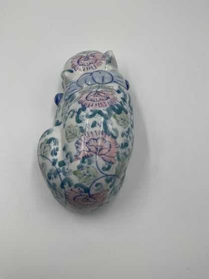 Vintage porcelain cat figurine
