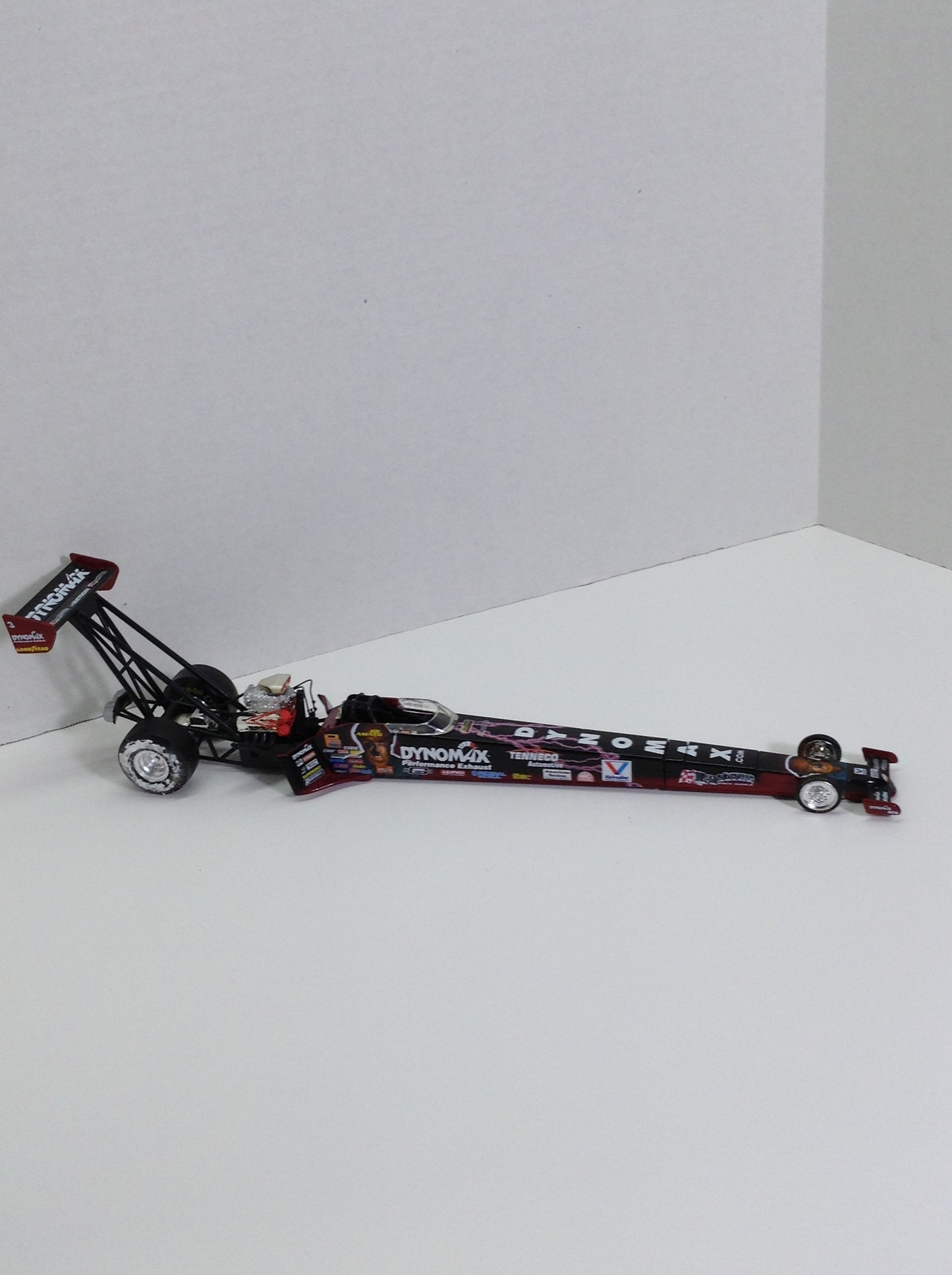 Joe Amato Dynomax/The Wolfman 2000 Dragster 1/24 Top Fuel Dragster