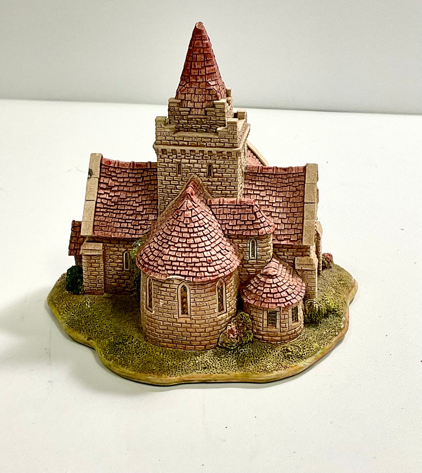 Lilliput Lane Collectible Crathie Church Balmoral