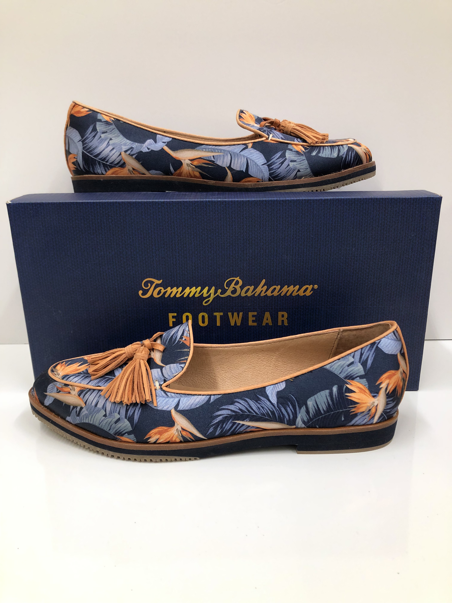 Tommy Bahama Footwear Bird of Paradise Tropical Loafers Flats Women's Shoes Size 7.5 in Original Box