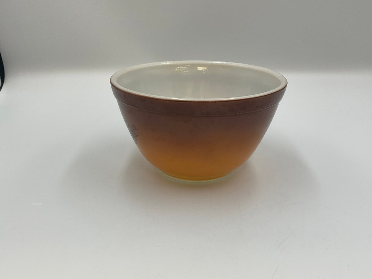 Pyrex Old Orchard 1-1/2 Pint 401 Mixing Bowl 1970's