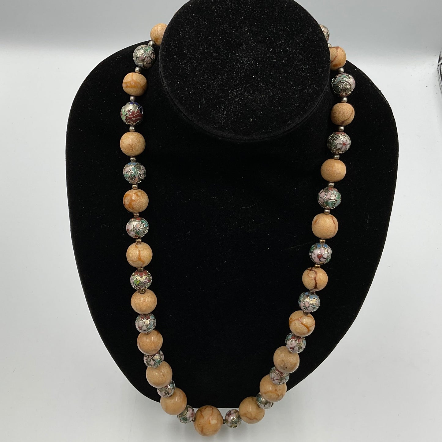 Ball Bead Tan Silvertone Red Vein Design Necklace Fashion Jewelry