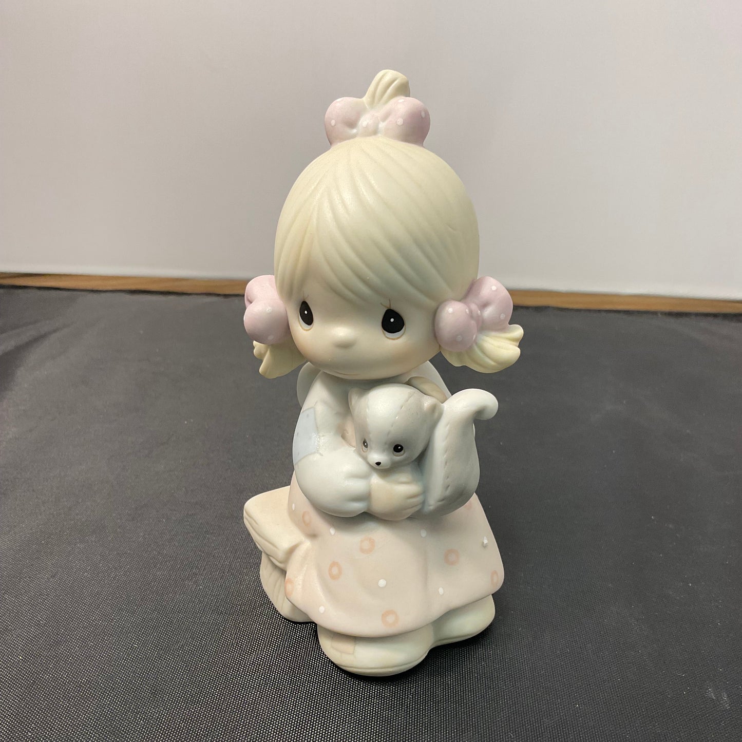 Enesco Precious Moments Figurine "Scent From Above" 1986 Vintage Collectible #100528 W/Original Box