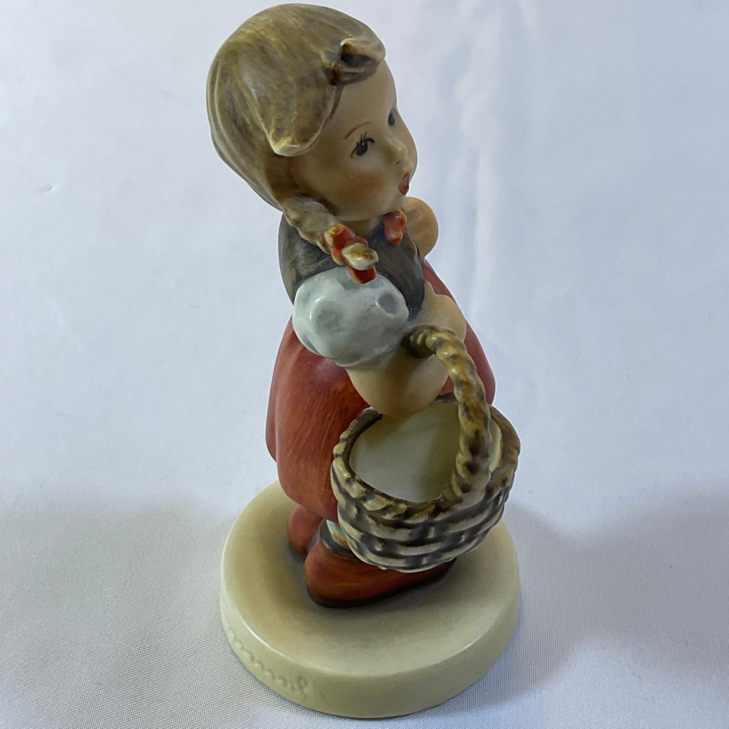 Goebel Hummel Vintage Little Shopper Girl Porcelain Figurine #96 Made in West Germany