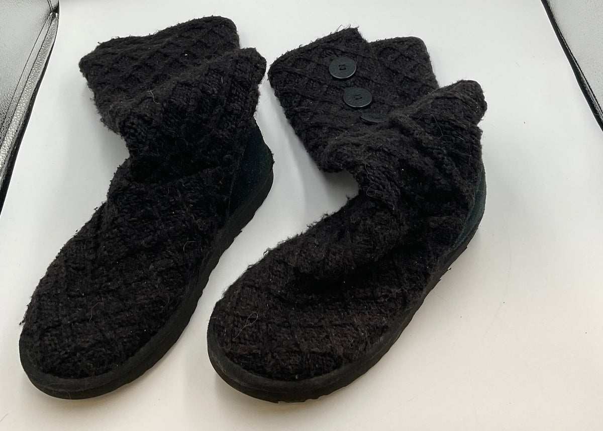 UGG Australia Classic Cardy Black Cable Knit 3 Button Boots Womens Size 8