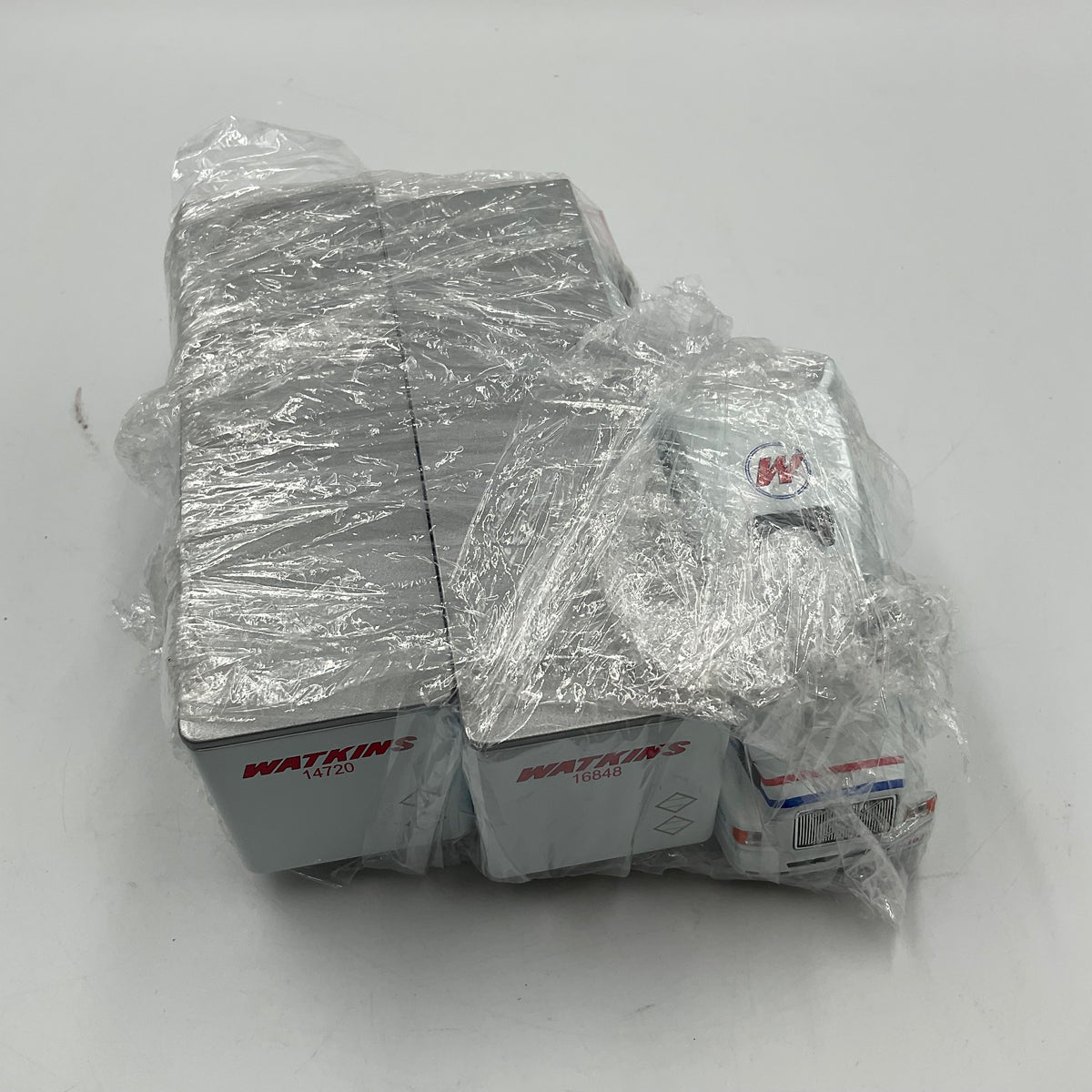 PEM Watkins Motor Lines Volvo Sleeper Cab Double Pup Trailers 1:64 Hartoy