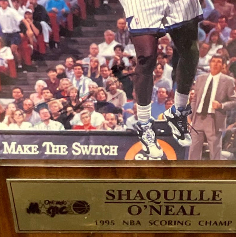 Shaquille O’Neal Shaq Golden Authenticated Signed Autographed Picture 1995 Scoring Champ