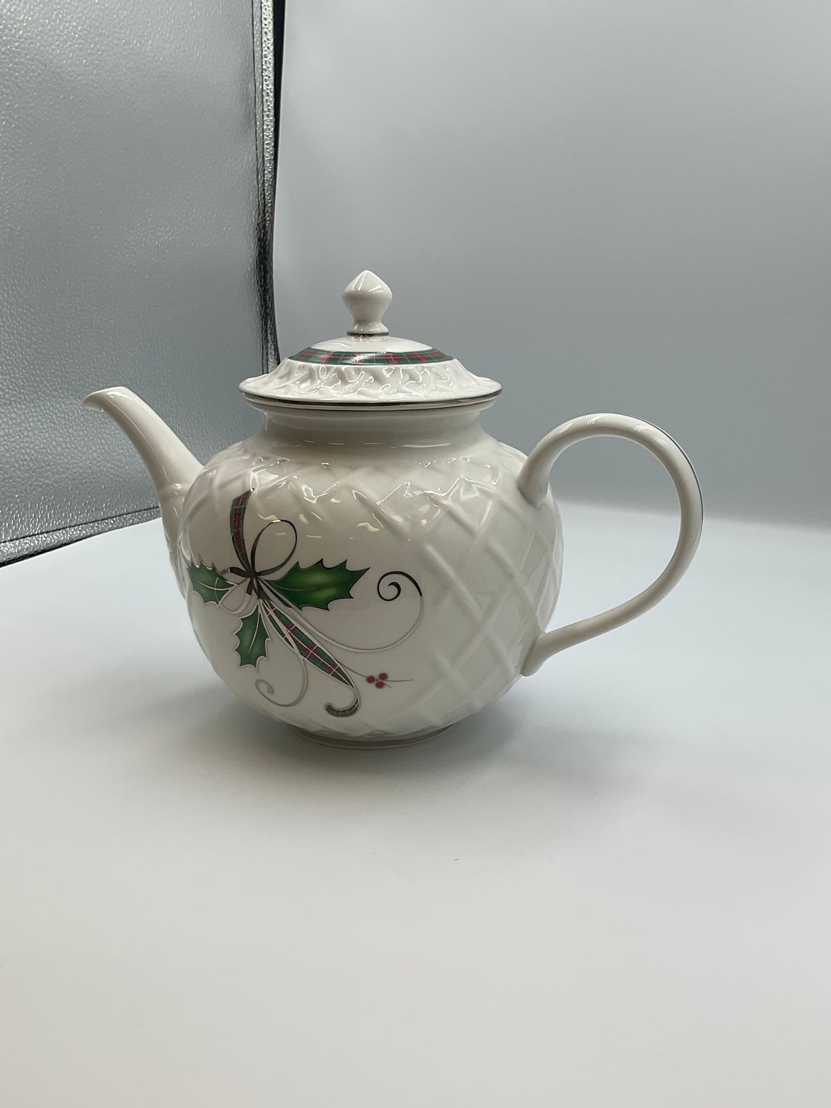 Lenox Teapot Holiday Nouveau Platinum Carved Quilted Holly