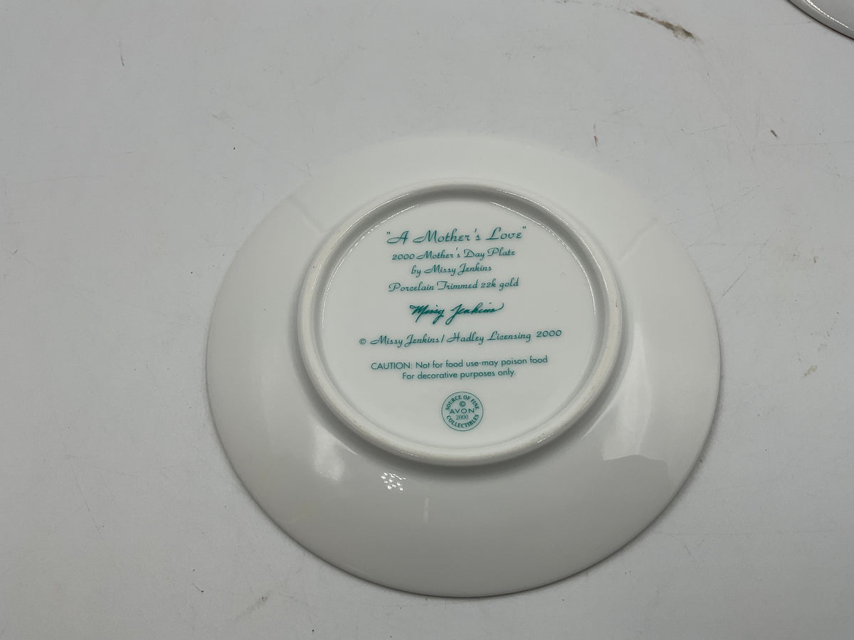 Avon Set Of 3 Mother’s Day Plates “Mother’s Joy ,Blossoms Of love ,And A Mother’s Love” Set of 3