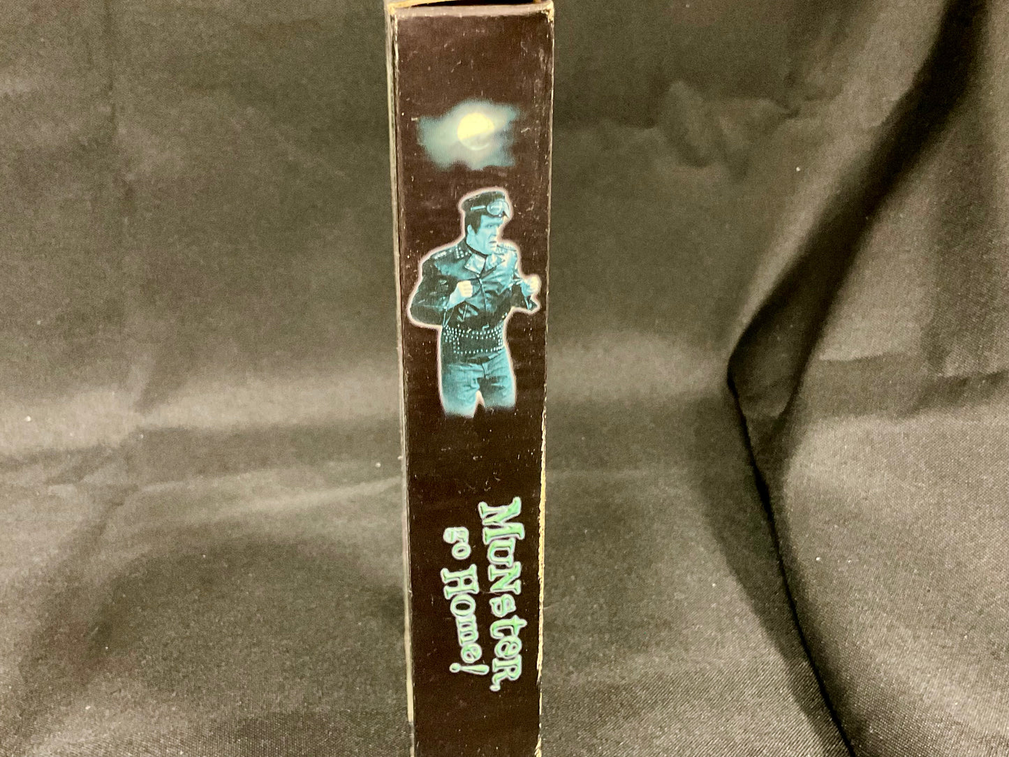 Munsters Go Home! Vintage 1996 VHS Video Tape Movie UNSEALED UNTESTED