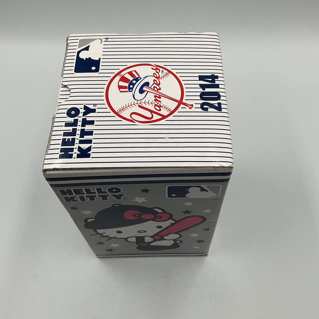 New York Yankees 2014 Japan Sanrio Hello Kitty Bobblehead Limited Edition